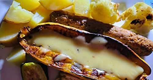 Fondue au fromage végétal dans une courge delicata 