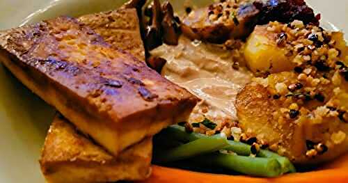 Pommes de terre fondantes, tofu, et sauce crémeuse au vin  