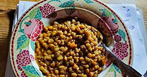 Soupe aux lentilles d'inspiration grecque 