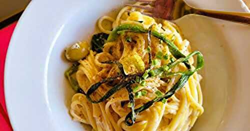 Pâtes en crème aux oignons verts 