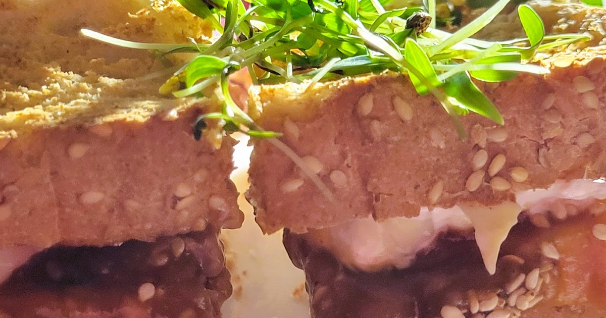 Sandwich { coréen } (qui suis-je pour oser appeler mon sandwich "coréen", moi qui n'ai jamais mis un pied en corée!)... 