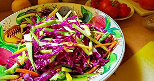 Salade de julienne de légumes de septembre au beurre d'arachides