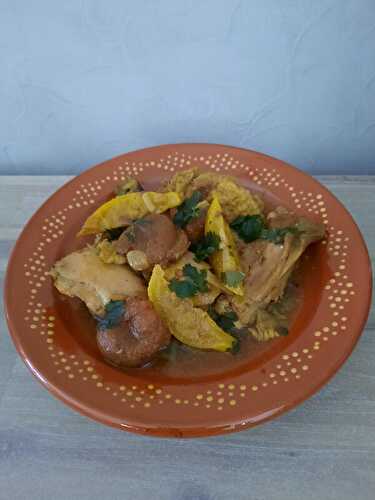 Tajine de poulet aux citrons confits et abricots secs