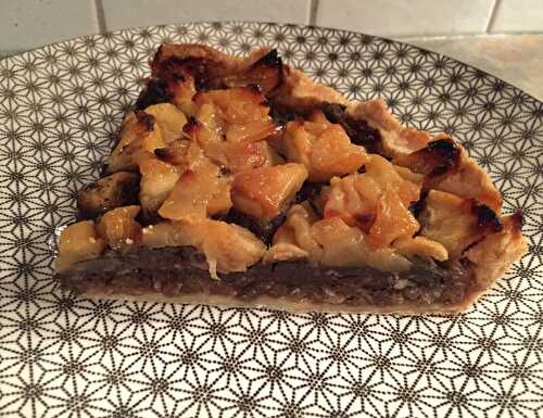 Tarte aux boudins noirs, confit d'oignons et pommes