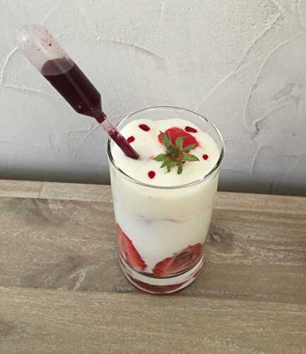 Verrine espuma de fromage blanc et fraises