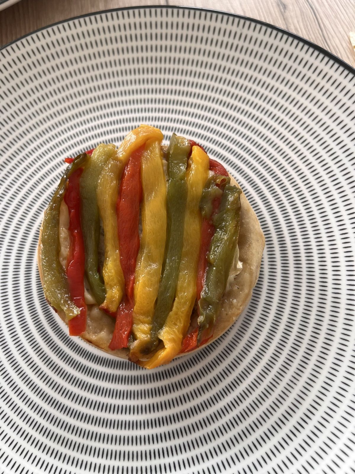 Tatin de poivrons au chèvre frais et romarin