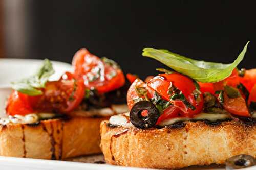 Recette : Bruschetta tomates mozzarella et ail noir !