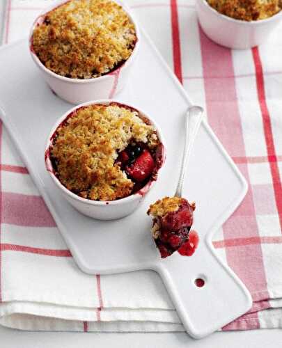 Recette du crumble cardamome, fruits rouges et pistaches