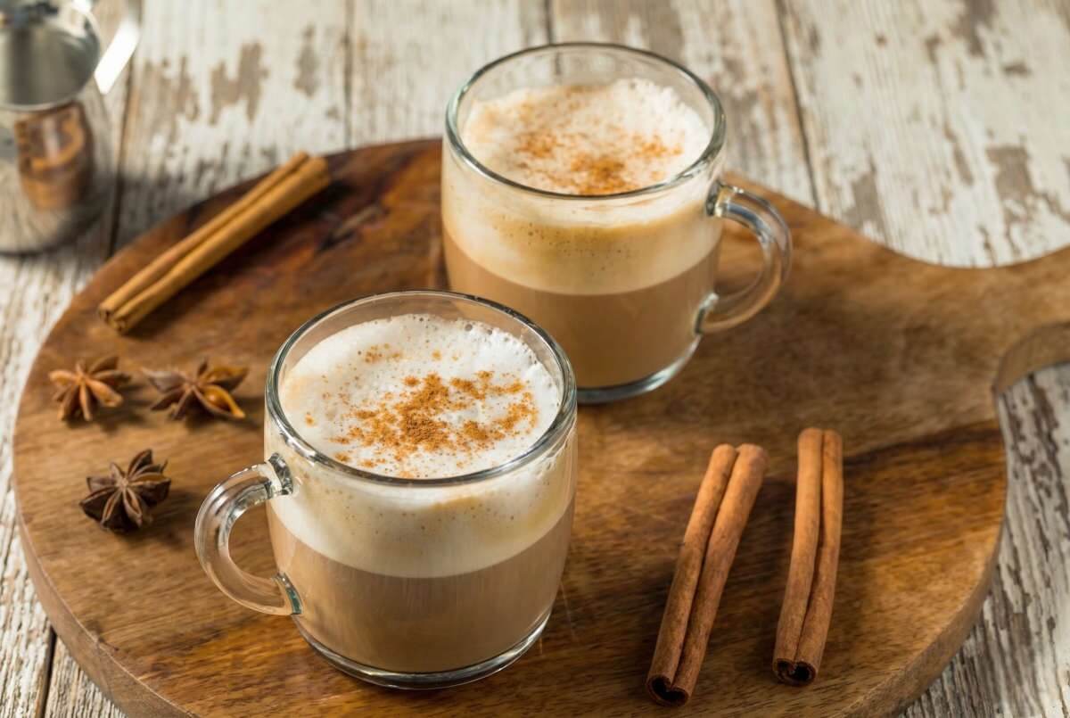 Chai latte maison : la vraie recette aux épices indiennes