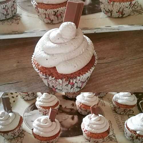 Cupcakes Kit Kat, topping chantilly mascarpone chocolat poudre !!! - la boîte à délices de sandrine