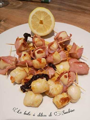 Petites brochettes noix de Saint Jacques au bacon