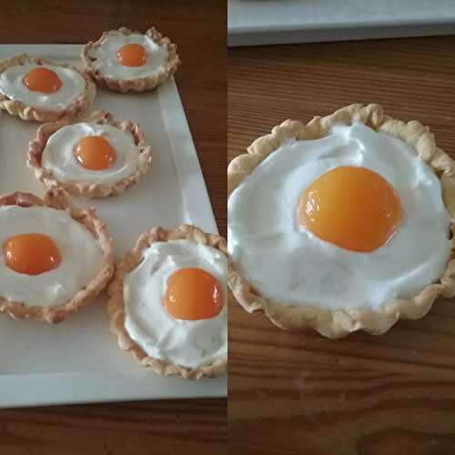 Tartelette oeuf au plat, creme mousseline et abricots aux sirop !