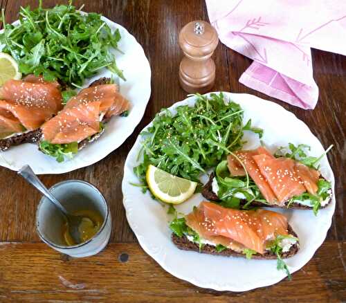 Tartine délicieuse saumon et roquette