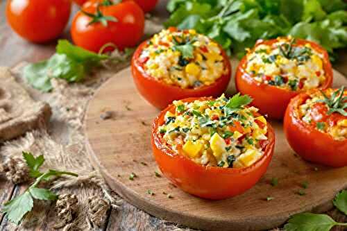 Je n’utilise plus de viande : cet ingrédient pas cher transforme mes tomates farcies