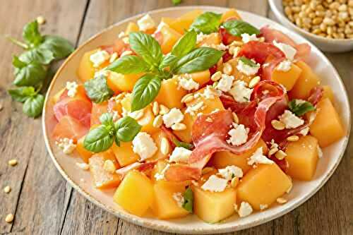 Je sers cette salade de melon en entrée ou en plat : jolie, appétissante et vraiment délicieuse