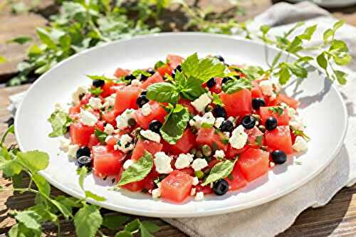 Canicule : ce tartare pastèque-feta étonnant va vous rafraîchir en 30 s !