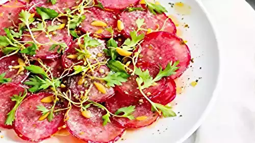 Carpaccio de radis noir : ultra frais avec citron et huile d’olive (et prêt en 5 min)