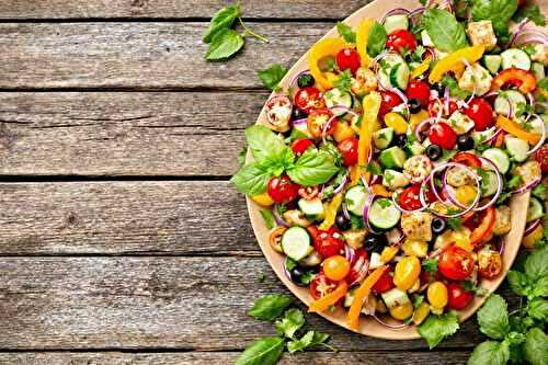 Cette Panzanella Arc-en-Ciel va illuminer vos déjeuners d’été !