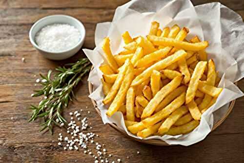 Frites maison sans friteuse : astuce cuisson au four avec triple croustillant
