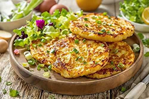 Galettes de pommes de terre & oignon nouveau : légères, gourmandes et irrésistibles