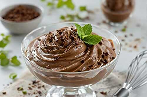 Mousse au chocolat simplifiée : adieu séparation d’œufs et fournaise estivale !