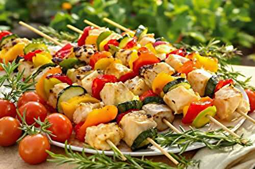 Ce que je plante pour garnir mes brochettes maison (et c’est un vrai plus au jardin)