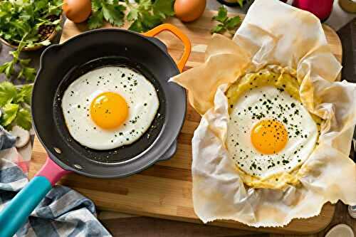 Œufs au plat dans poêle en silicone ou papillote : ma technique inratable