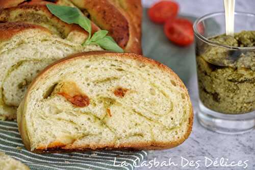 Pain brioché au pesto et tomates séchées