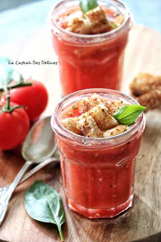 Soupe froide à la tomate et au basilic