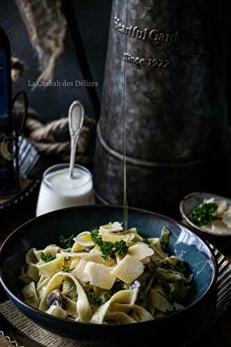 Tagliatelles aux poireaux, champignons et parmesan