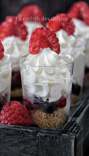 Verrines mascarpone fruits rouges et palet breton