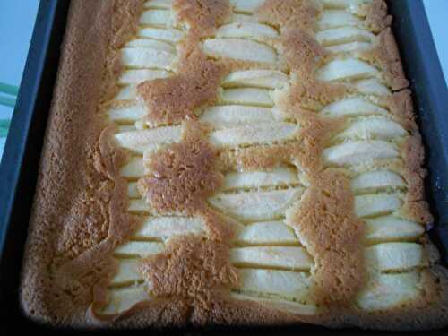 GATEAU AUX POMMES ET GINGEMBRE