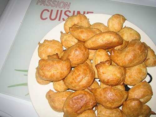 LES GOUGERES AU FROMAGE