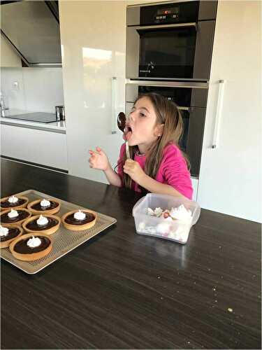 Atelier tartelettes au chocolat avec Anaïs