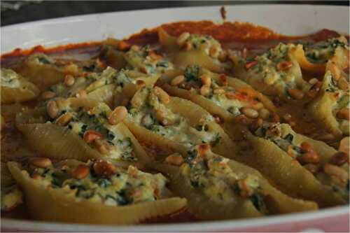 Conchiglionis farcis aux feuilles de blettes et pignons