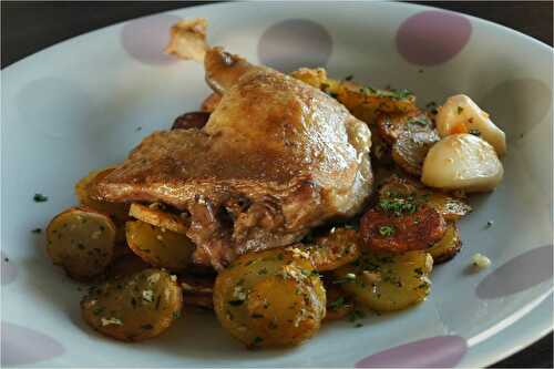 Cuisse de canard jus corsé, pommes de terre à l'ail