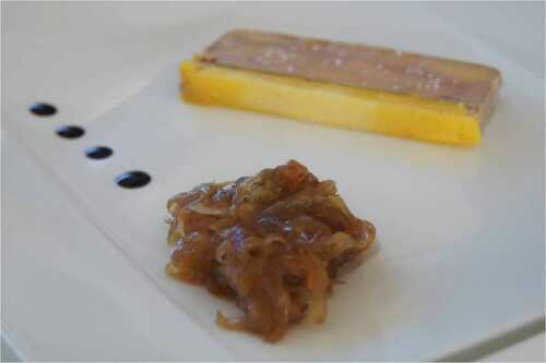 Foie gras en terrine et son confit d'oignon