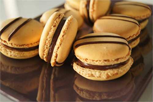 Macarons ganache chocolat et caramel beurre salé