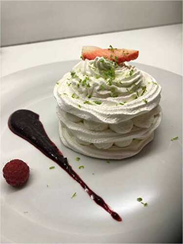 Pavlova aux fruits rouges