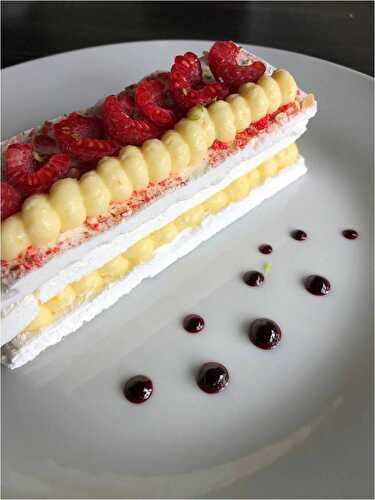 Pavlova, crème citron, framboises et combawa