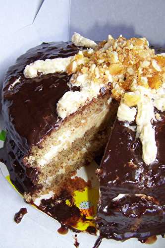 Filbert gâteau with praline buttercream...The daring bakers...génoise aux noisettes et sa crème au beurre praliné - La cuisine d'Anna