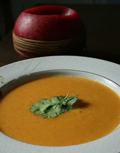 Potage aux carottes et lentilles corail