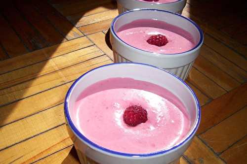 Un cheesecake aux fraises en verrine...je récidive!