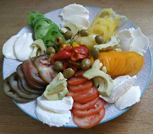 Salade de tomates hautes en couleurs