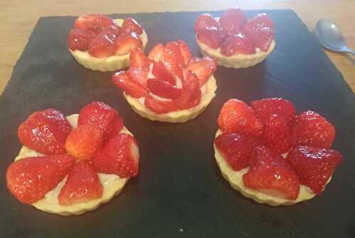 Tartelettes à la fraise parfumées au citron vert