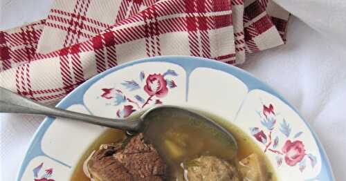 Bouillon de pot-au-feu aux boulettes de boeuf