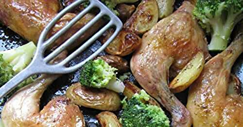 Cuisses de poulet au four, pommes de terre et brocolis