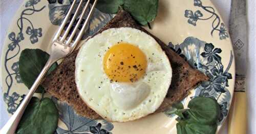 Galette de sarrasin au beurre de sauge & oeuf au plat