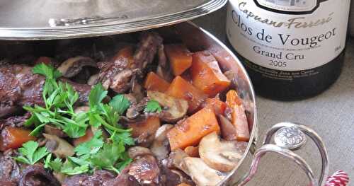 Lapin au vin rouge, aux carottes & aux champignons