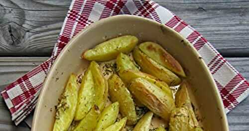 Pommes de terre au four à l'ail et au romarin